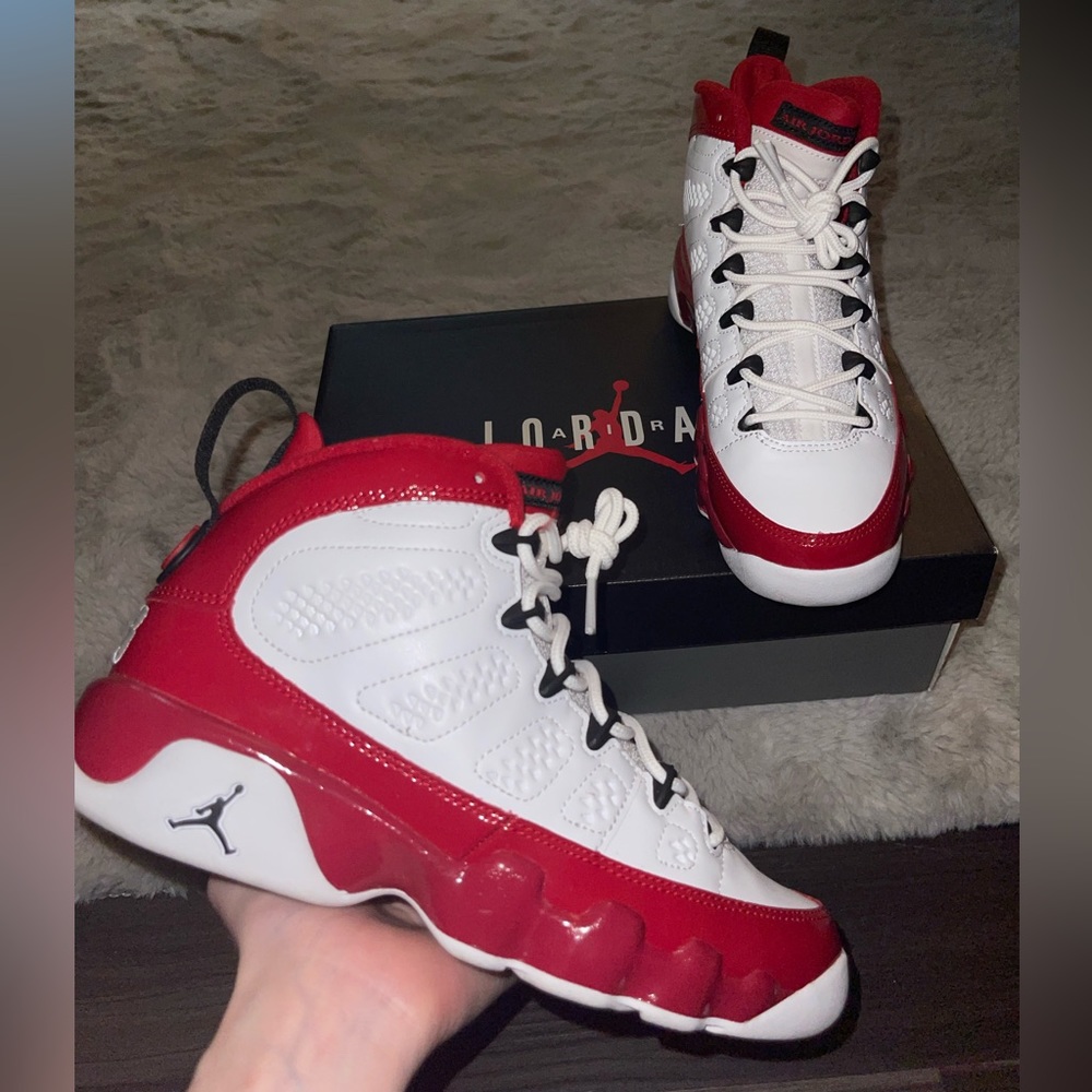Size 5Y- Jordan 9 Retro ‘White Gym Red’